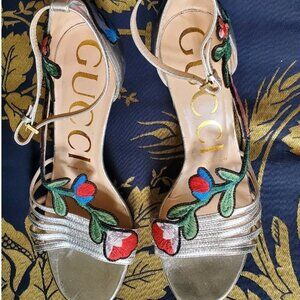 GUCCI Ophelia embroidered flower heels Stunning floral Ophelia pups,  size 6.5.